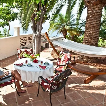 شقة In Mit Terrasse- Gemeinsamem Pool Und Garten By Interhome