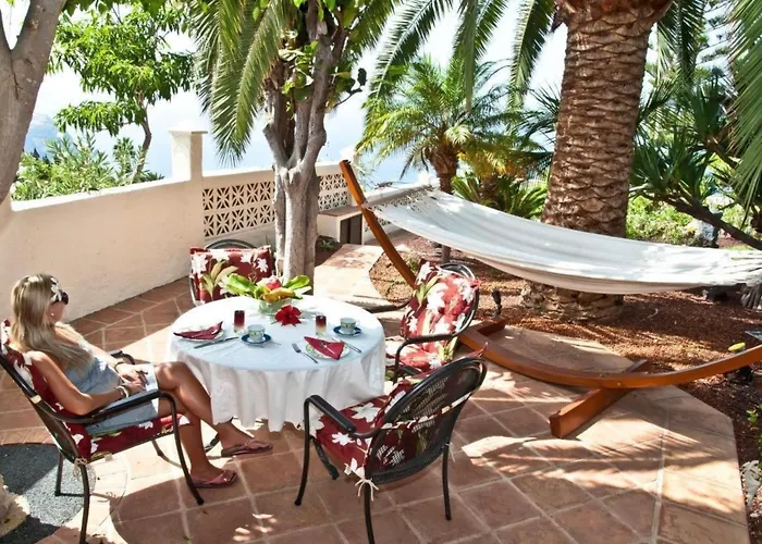 Apartamento In Mit Terrasse- Gemeinsamem Pool Und Garten By Interhome